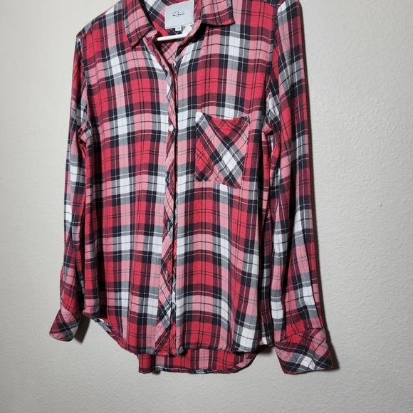 RAILS Hunter‎ Plaid Button front shirt in scarlet ash & white Model Off-Duty XS - Picture 4 of 14